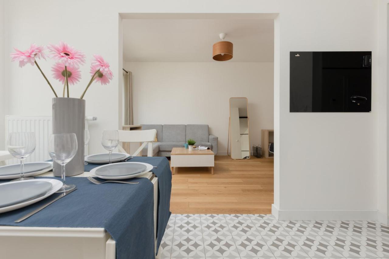 Sierakowskiego By Renters Apartment Warsaw
